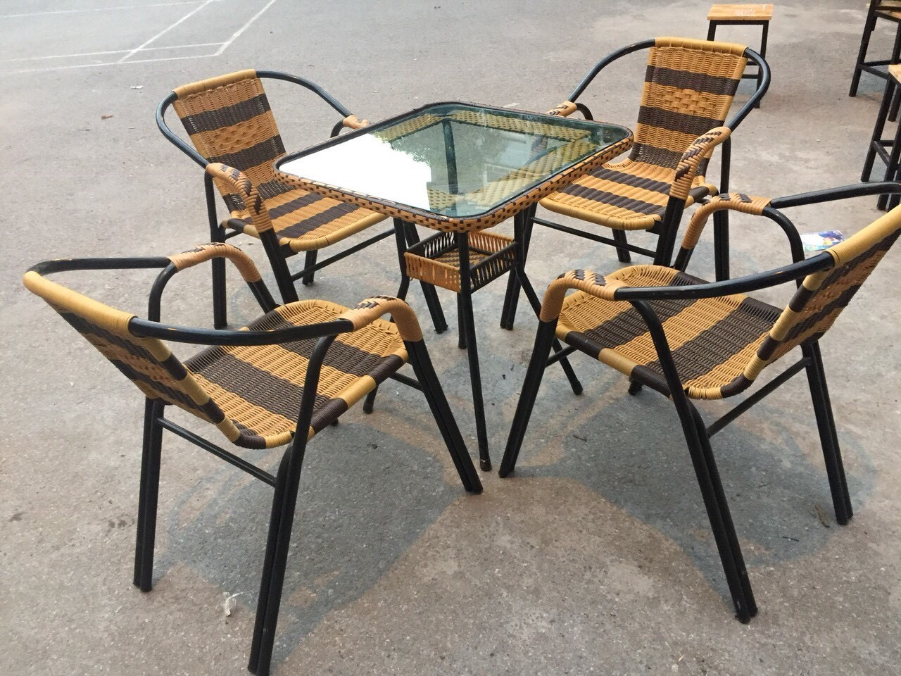 Bàn ghế mây ngoài trời trang trí nội thất và ngoại thất sân vườn 8 ban-ghe-may-ngoai-troi