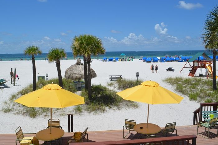 Địa chỉ cung cấp dù che nắng tại Hóc Môn chính hãng, giá rẻ 11 dù che nắng tại Hóc Môn